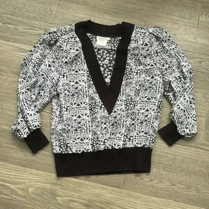 🔥Montage by Mosaic🔥 | Vintage black and white v neck blouse with shoulder pads